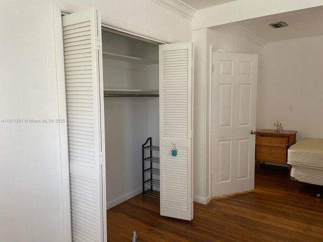 Продажа дома по адресу 127 NW 14th St - фото 6101228