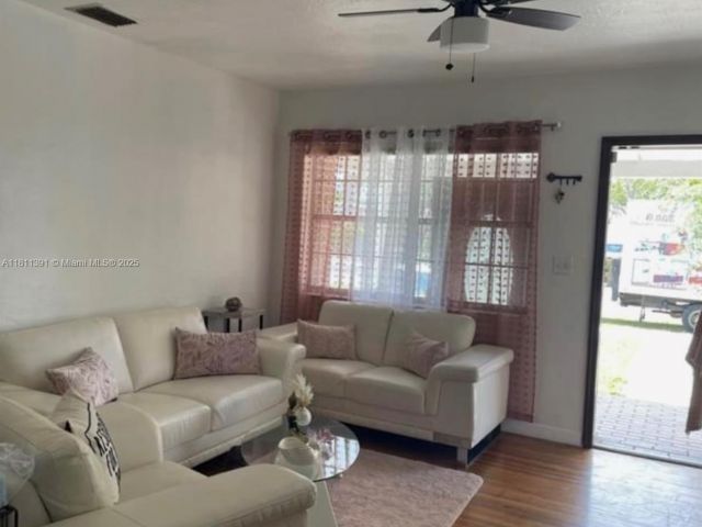 Продажа дома по адресу 127 NW 14th St - фото 6101237