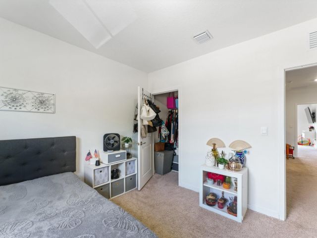 Продажа дома по адресу 1676 SE 8th Ave - фото 6127837