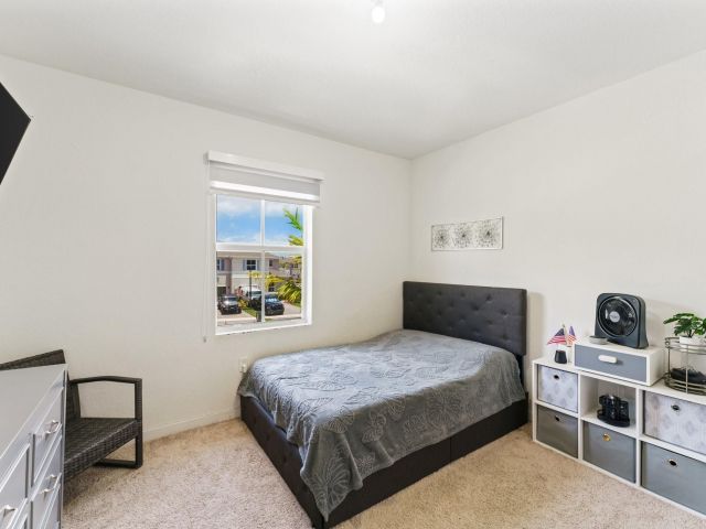 Продажа дома по адресу 1676 SE 8th Ave - фото 6127838