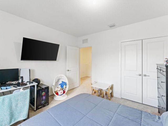 Продажа дома по адресу 1676 SE 8th Ave - фото 6127843