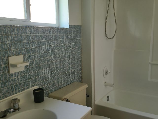 Дом в аренду по адресу 170 NW 7th Street - фото 6089920