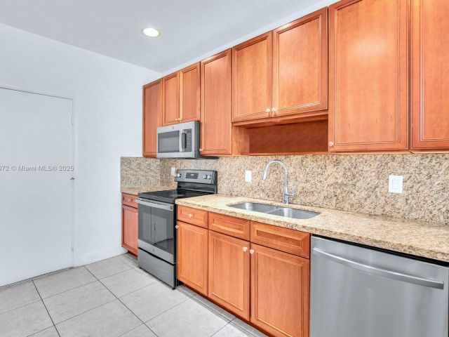 Продажа дома по адресу 9741 Darlington Pl - фото 6096566