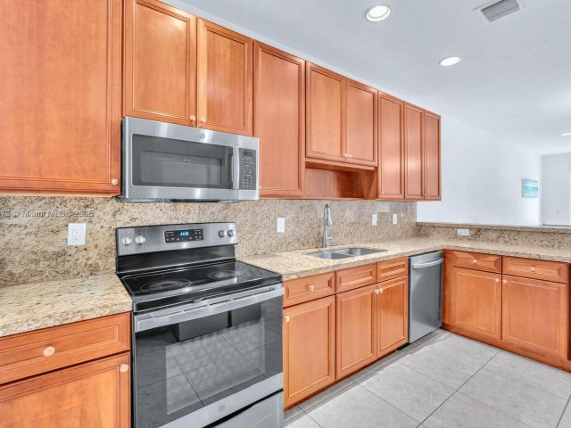 Продажа дома по адресу 9741 Darlington Pl - фото 6096570