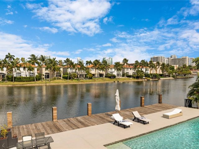 Продажа дома по адресу 1601 Diplomat Pkwy - фото 6119533