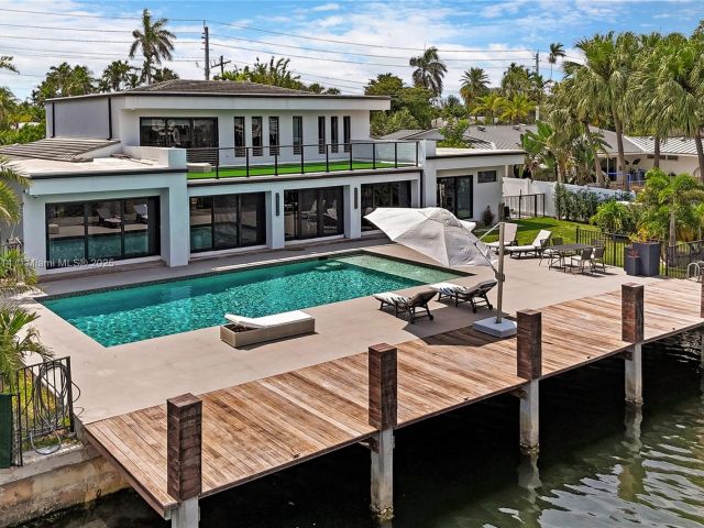 Продажа дома по адресу 1601 Diplomat Pkwy - фото 6119534