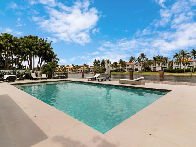 Продажа дома по адресу 1601 Diplomat Pkwy - фото 6119535