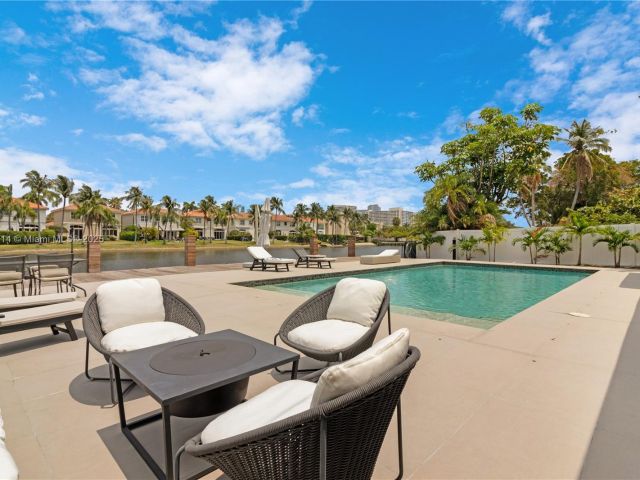 Продажа дома по адресу 1601 Diplomat Pkwy - фото 6119536