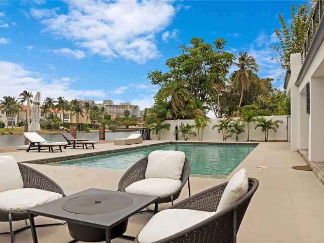 Продажа дома по адресу 1601 Diplomat Pkwy - фото 6119538