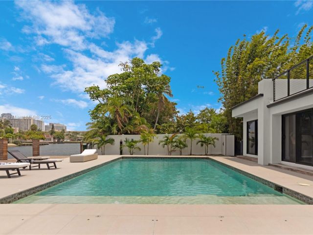 Продажа дома по адресу 1601 Diplomat Pkwy - фото 6119539