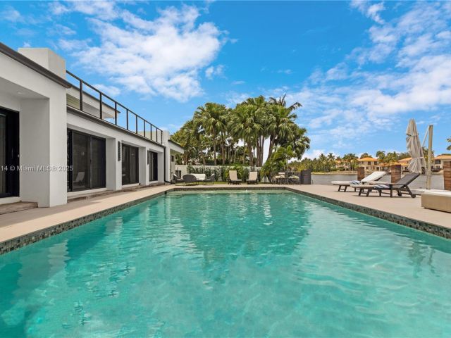 Продажа дома по адресу 1601 Diplomat Pkwy - фото 6119540