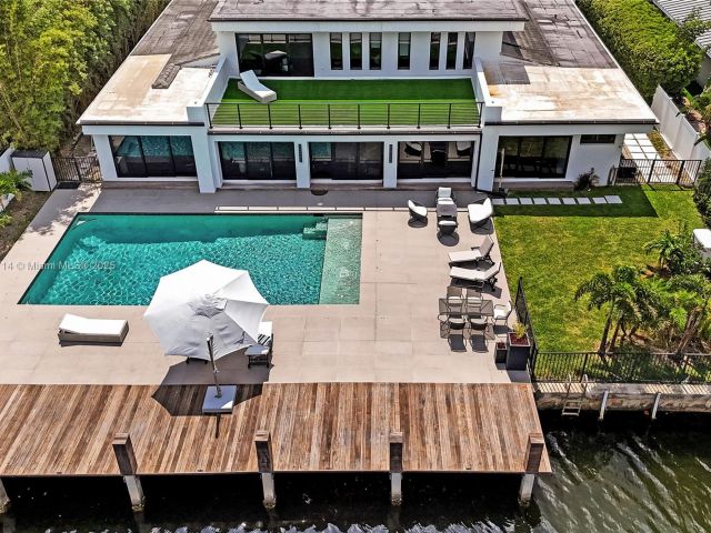 Продажа дома по адресу 1601 Diplomat Pkwy - фото 6119548