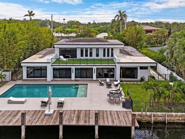 Продажа дома по адресу 1601 Diplomat Pkwy - фото 6119549