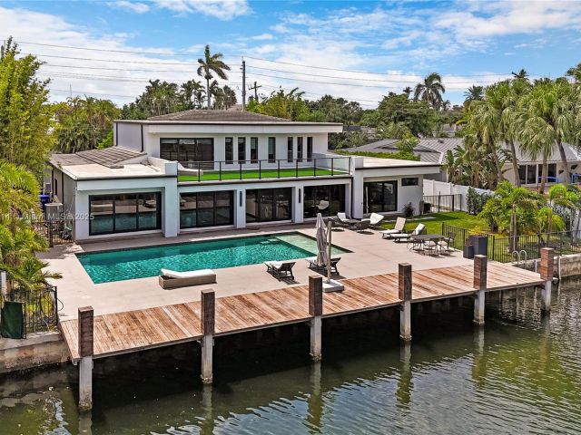 Продажа дома по адресу 1601 Diplomat Pkwy - фото 6119550