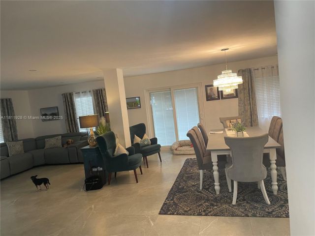 Продажа дома по адресу 19700 SW 184th St - фото 6091371