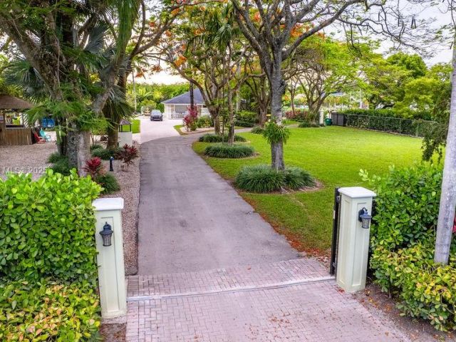 Продажа дома по адресу 19700 SW 184th St - фото 6091378