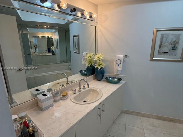 Продажа квартиры #911 - фото 6089436