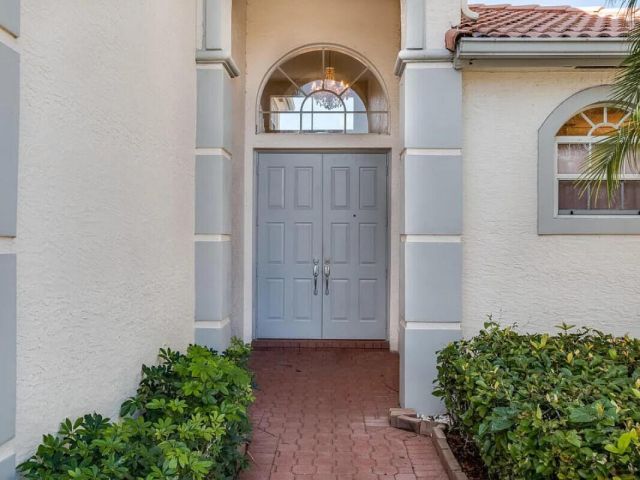 Продажа дома по адресу 11353 Sea Grass Circle - фото 6583966