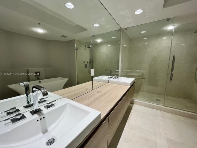 Продажа квартиры #2105 - фото 6094010