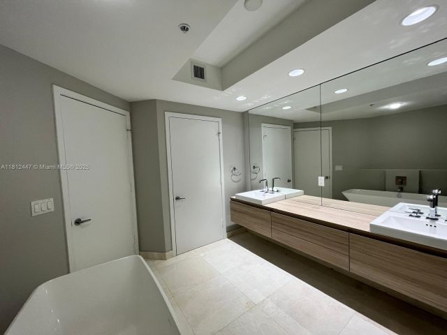 Продажа квартиры #2105 - фото 6094015