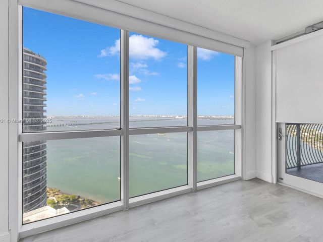 Продажа квартиры #4801 - фото 6092465