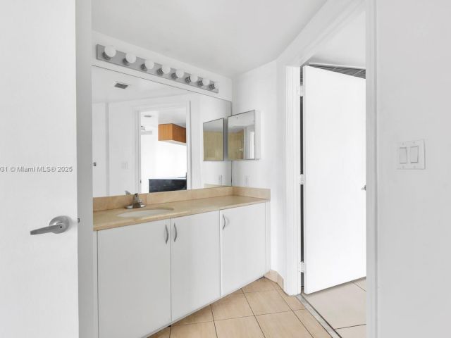 Продажа квартиры #4801 - фото 6092469