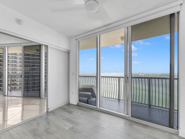 Продажа квартиры #4801 - фото 6092477