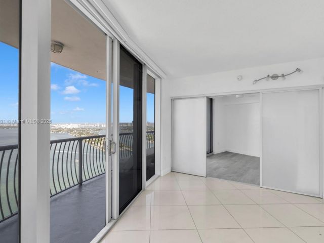 Продажа квартиры #4801 - фото 6092478