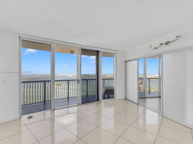 Продажа квартиры #4801 - фото 6092479