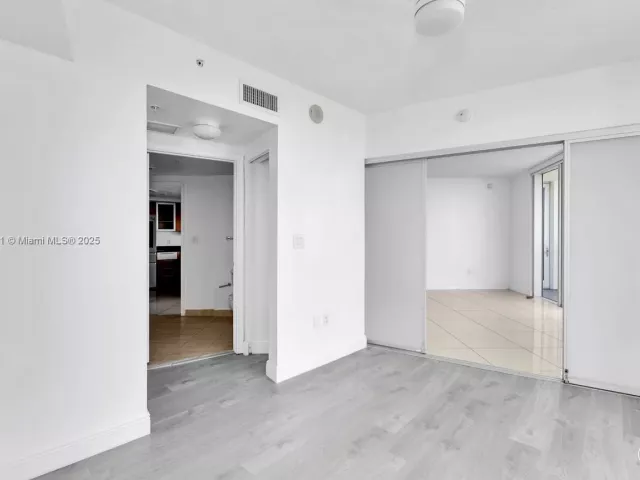 Продажа квартиры #4801 - фото 6092470