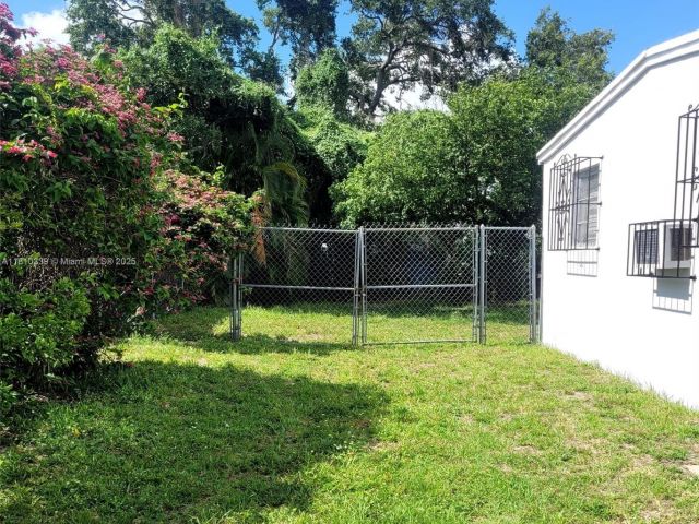 Продажа дома по адресу 1760 NW 127th St - фото 6092393