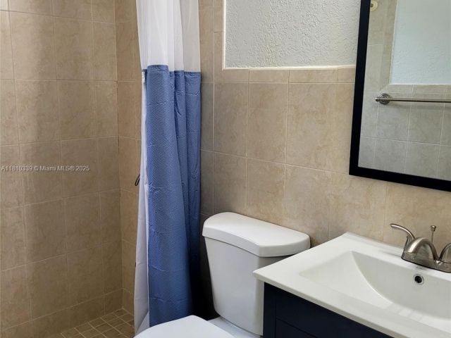 Продажа дома по адресу 1760 NW 127th St - фото 6092400