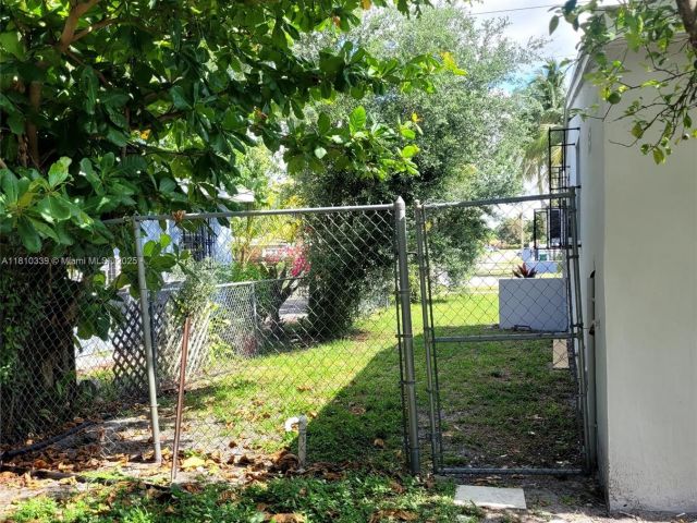 Продажа дома по адресу 1760 NW 127th St - фото 6092405