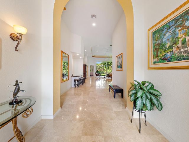 Дом в аренду по адресу 7713 Sandhill Court - фото 6116156