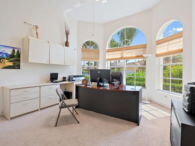 Дом в аренду по адресу 7713 Sandhill Court - фото 6116157