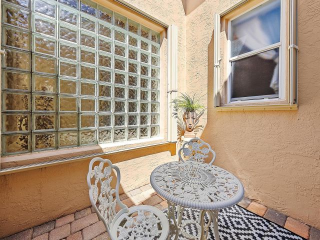 Дом в аренду по адресу 7713 Sandhill Court - фото 6116159