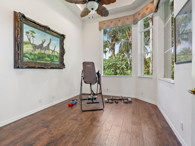 Дом в аренду по адресу 7713 Sandhill Court - фото 6116163