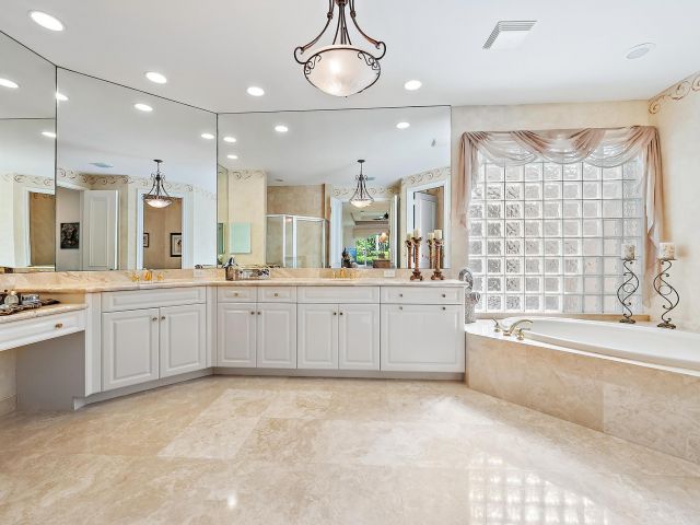 Дом в аренду по адресу 7713 Sandhill Court - фото 6116169