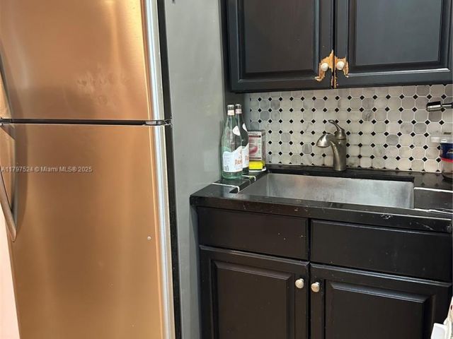 Продажа дома по адресу 1433 Santa Cruz Ave - фото 6134092