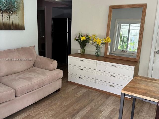 Продажа дома по адресу 1433 Santa Cruz Ave - фото 6134093