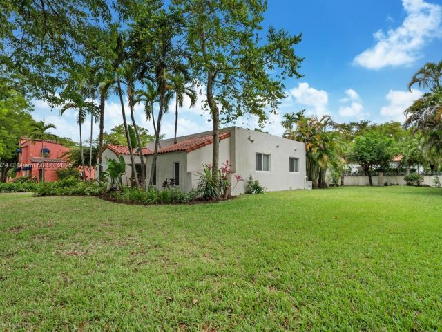 Продажа дома по адресу 1433 Santa Cruz Ave - фото 6134094