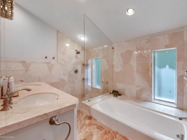 Продажа дома по адресу 1433 Santa Cruz Ave - фото 6134103