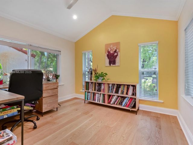 Продажа дома по адресу 1433 Santa Cruz Ave - фото 6134106