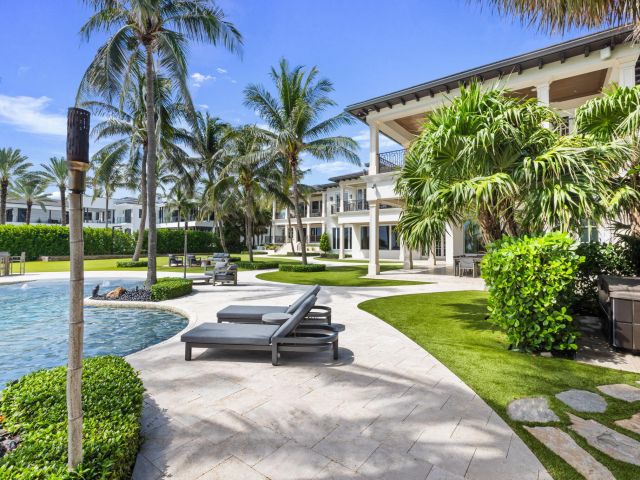 Продажа дома по адресу 526 N Ocean Boulevard - фото 6094545