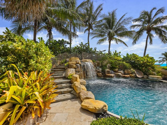 Продажа дома по адресу 526 N Ocean Boulevard - фото 6094546