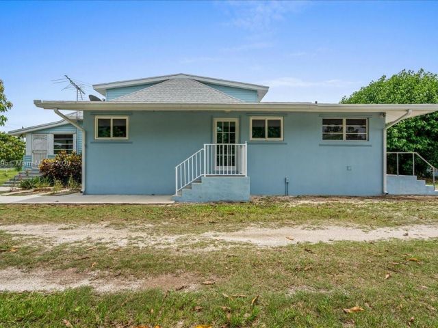 Продажа дома по адресу 27000 SW 187th Ave - фото 6164273