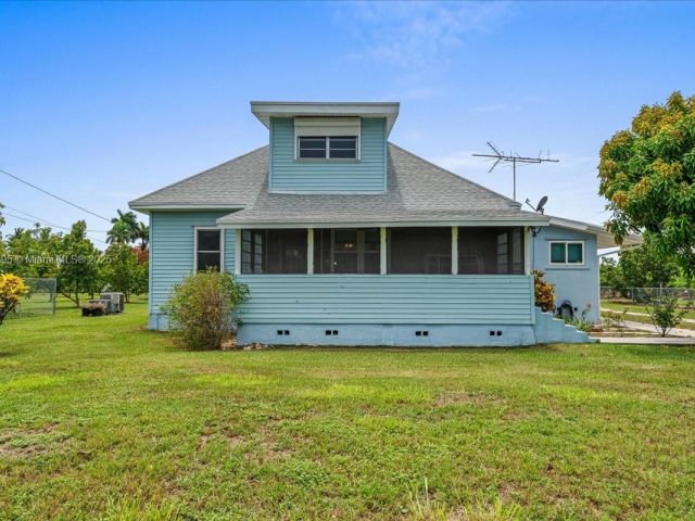 Продажа дома по адресу 27000 SW 187th Ave - фото 6164276