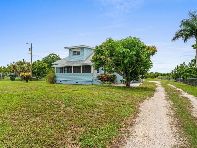 Продажа дома по адресу 27000 SW 187th Ave - фото 6164277