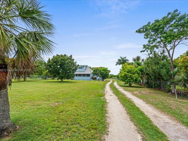 Продажа дома по адресу 27000 SW 187th Ave - фото 6164278