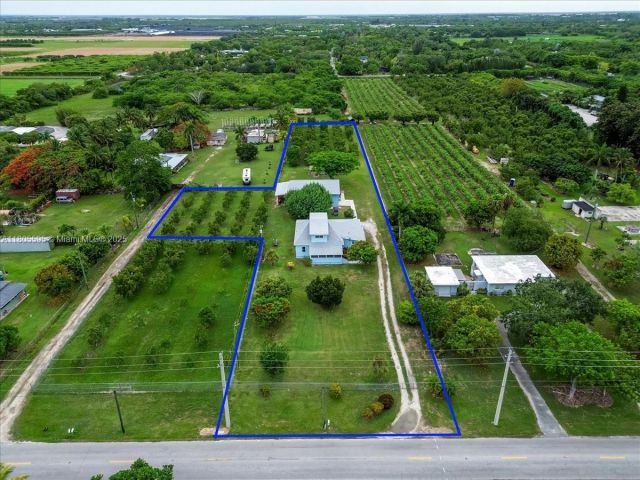 Продажа дома по адресу 27000 SW 187th Ave - фото 6164291